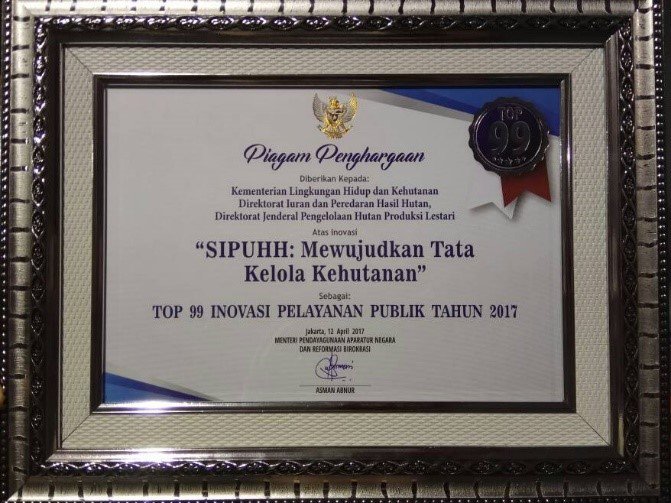 kemenhut_ri's tweet photo. 4. @KementerianLHK mendapatkan penghargaan ini atas keberhasilan Sistem Informasi Penatausahaan Hasil Hutan #SIPUHH. https://t.co/VU0dVgYIkb
