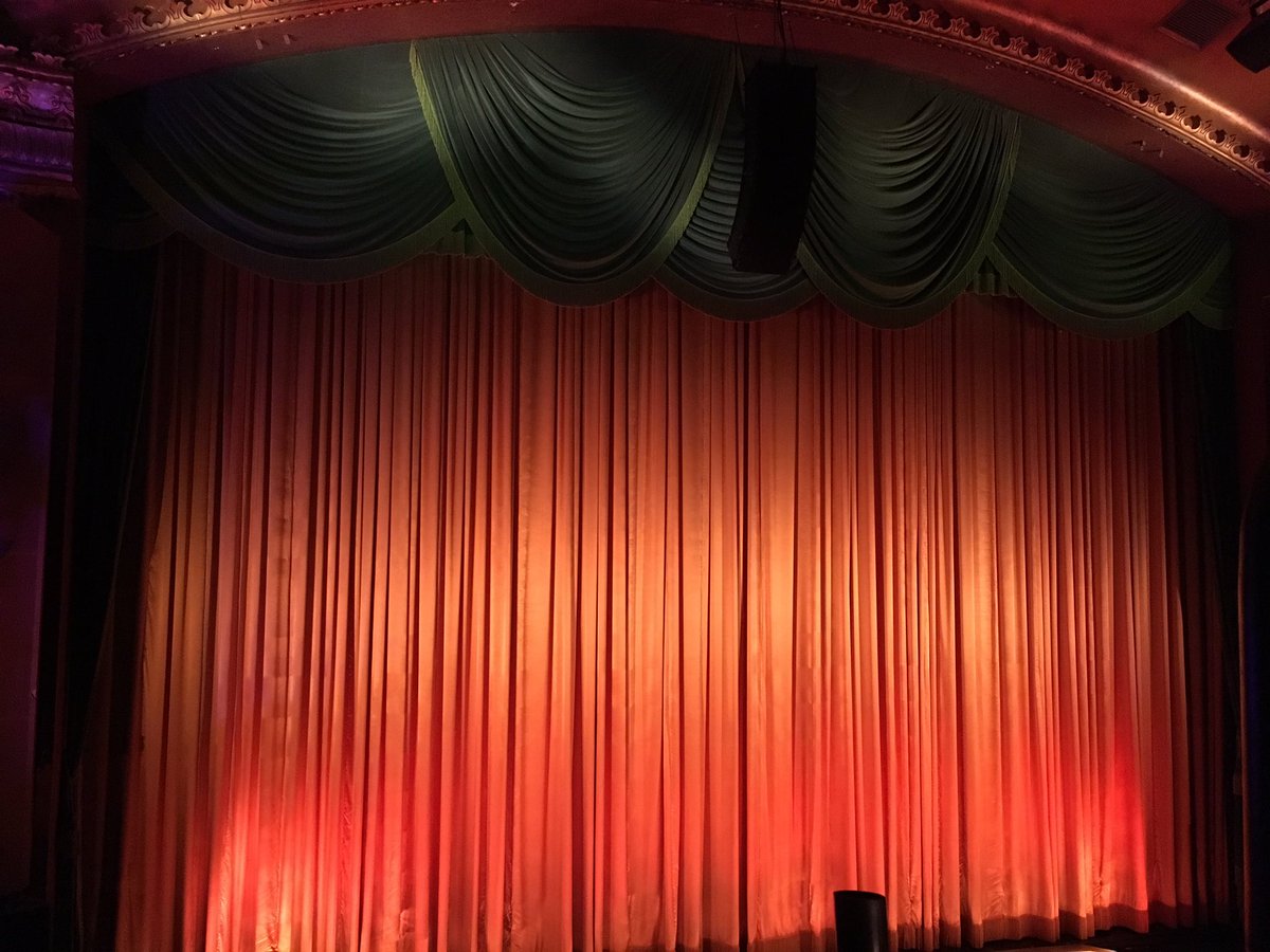 Watched a movie recently at <a href="/ElCapitanThtre/">The El Capitan Theatre</a> ! Cool old-school experience in movie-watching 😍