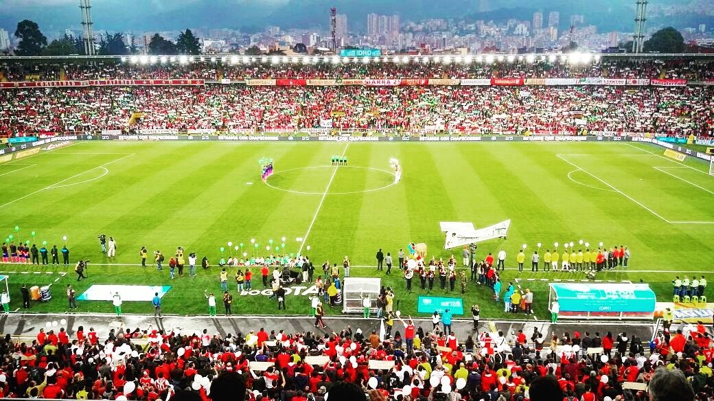 SantaFe's tweet photo. Sube tu mejor foto 📷 del Campín acompañando al León usando el HT #LeonesEnLaCanchaYLaTribuna 🦁🇮🇩 

Y dale LIKE ♥ Si recuerdas este partido 👇 https://t.co/NbdZz3UMts