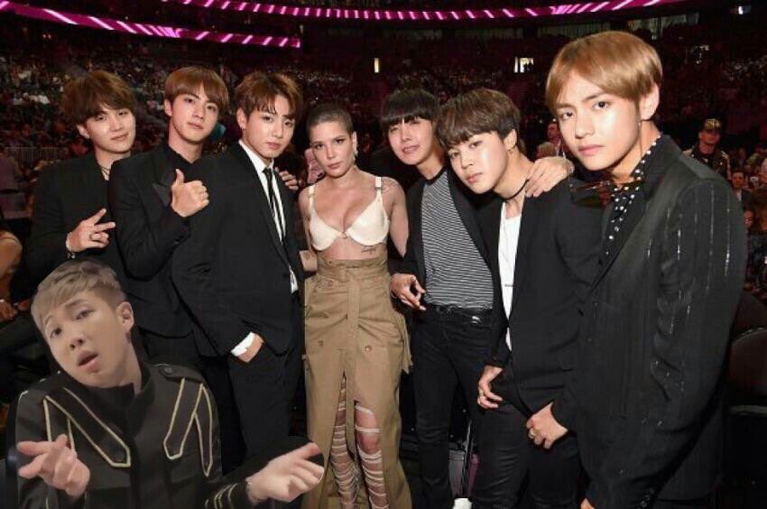 JIMINSPOTATO's tweet photo. Im laughing omg armys are so extra this is the best #BBMAs https://t.co/gCWWXbAn6y