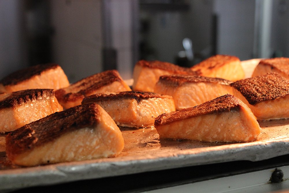 CrownePlazaPer's tweet photo. We're getting a healthy start to the week. Nothing beats our signature crispy skin salmon dish https://t.co/sCBhKX3yFE