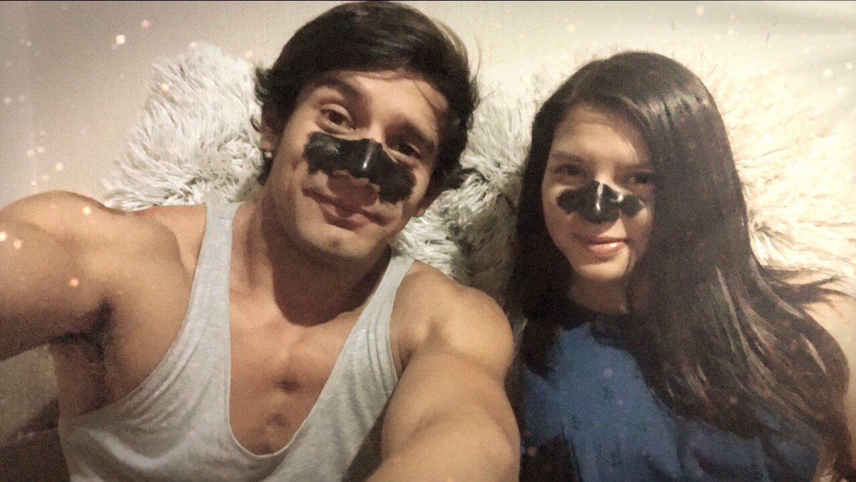 mbaizac's tweet photo. #Familia #friends #girlsnight #cdmx #GoManGos #beauty #men #me #selfie #gay #guy #stud https://t.co/E1W3JFkOu7