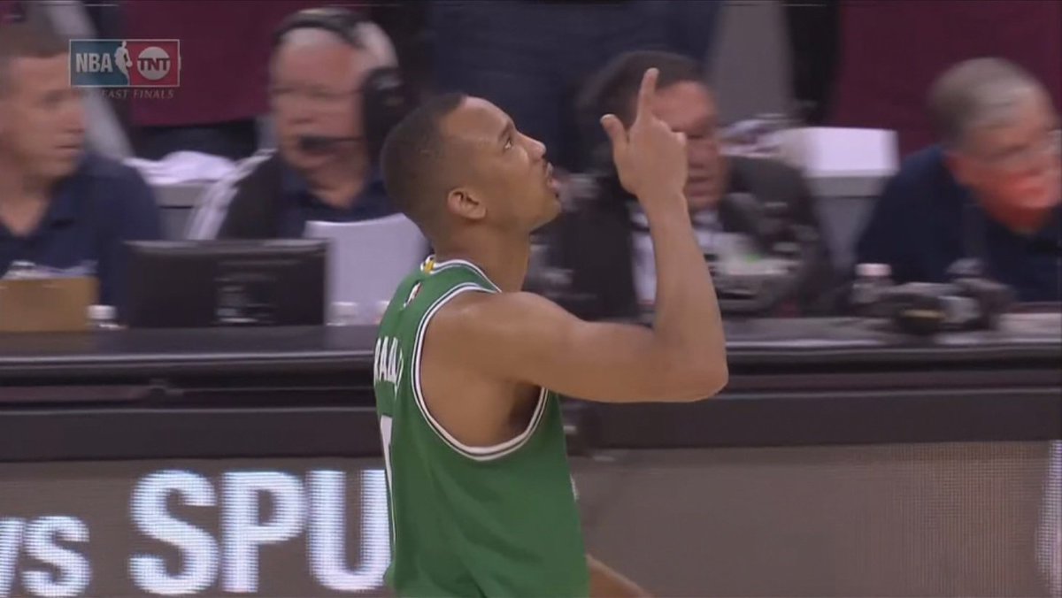 Celtics shock Cavaliers 111-108 in Game 3 of Eastern Conference Finals bit.ly/2q7RD7t https://t.co/cay8W8NAgy