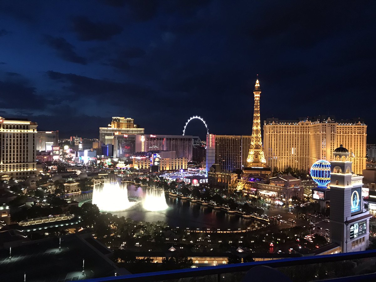 built4travel's tweet photo. Room with a view @Cosmopolitan_LV kicking off some fun in #vegasbaby #LasVegas @Vegas #built4travel #builtforvacation https://t.co/BHUD3BKRB1