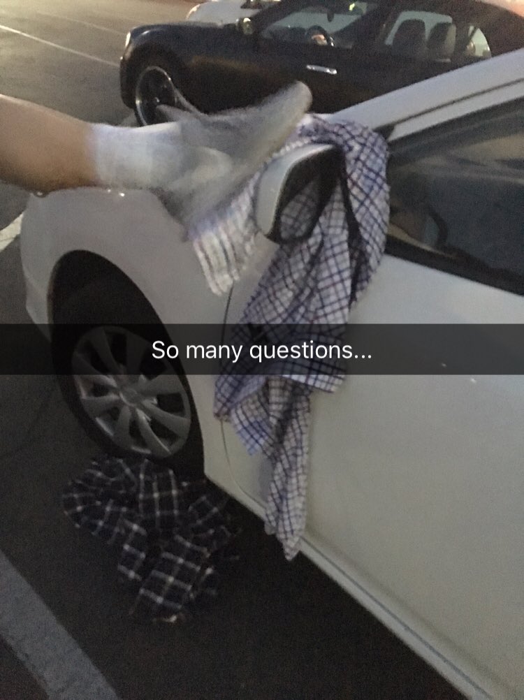 lisad1241's tweet photo. A nice gentleman left some(wet) clothes on my car tonight. #MomentousOccation? #jjgo @JesseThorn @Jordan_Morris https://t.co/kwUkibZlFc