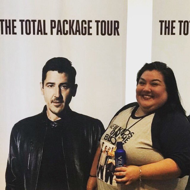 MissLinaMarie7's tweet photo. ❤️❤️ @JonathanRKnight #TotalPackageTourHouston #SissyTrip https://t.co/e5ovqHMOib