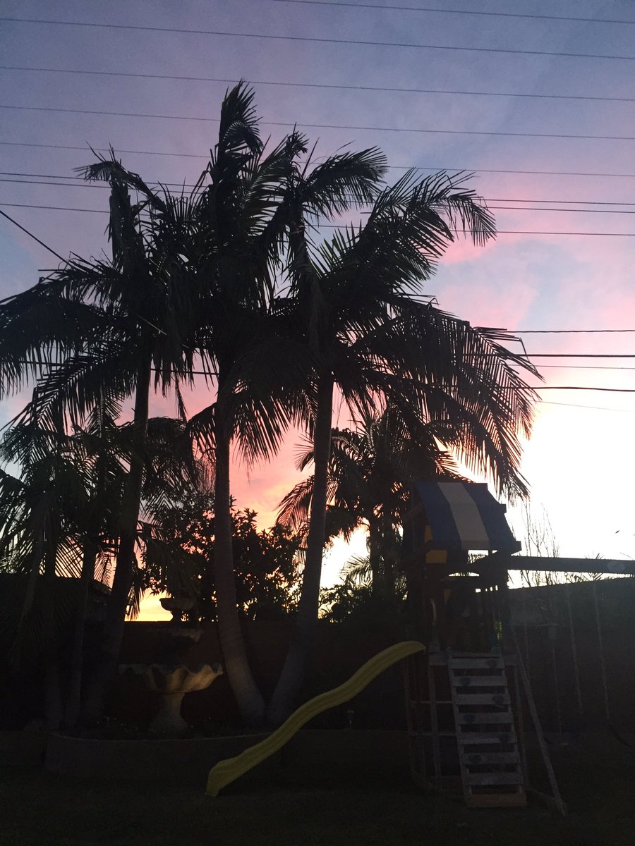 hey_PJK's tweet photo. I was struggling with some things this evening, and I stepped outside to this. God knows me too well. #Hawaiianbackyard #butitsCali #lanaii https://t.co/gRPELDSxjE