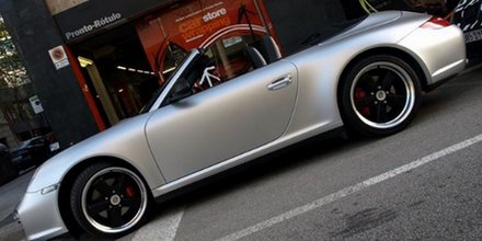 bit.ly/2rcD8k1 Full covering #porsche en film #Mactac par <a href="/ProntoRotulo/">Pronto Rotulo</a>