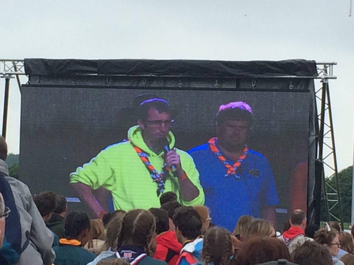 2ndWfordScoutGp's tweet photo. Closing ceremony. @oxonjam @OxonScouts Thx to all Leaders for a top weekend. https://t.co/fSfc89gEhQ