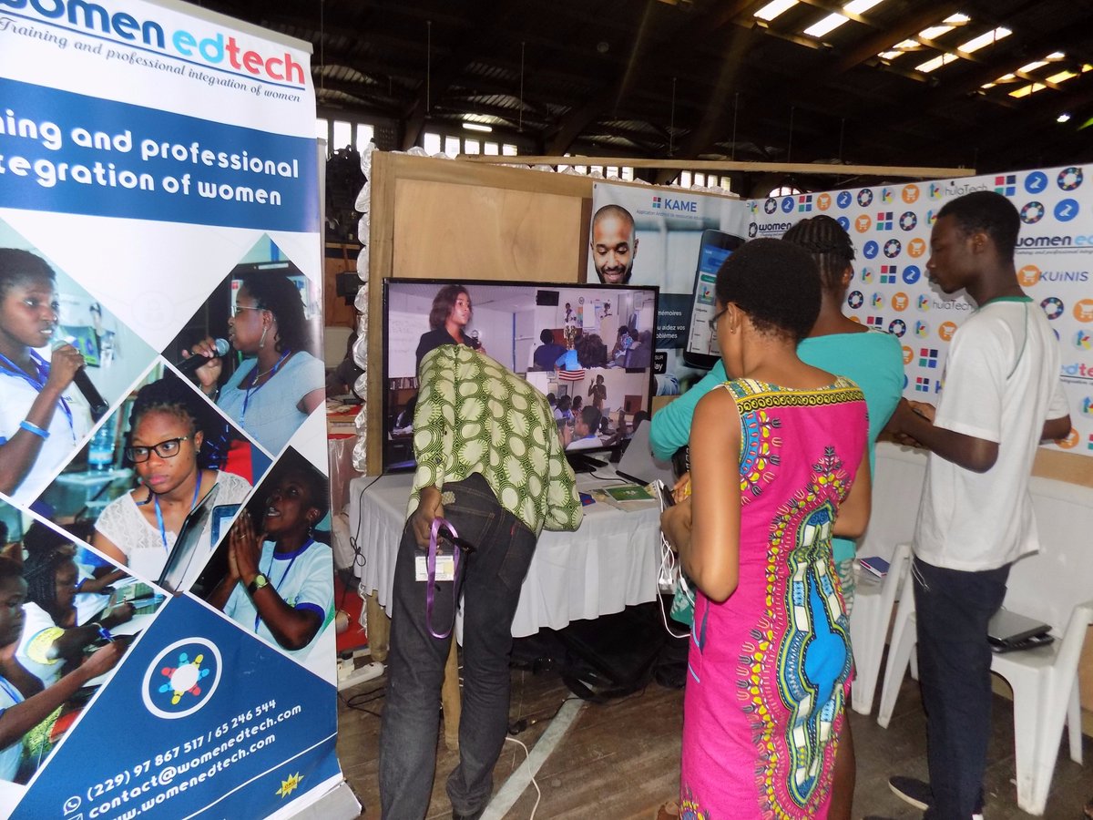 khulatech's tweet photo. stand d'exposition de @khulatech au Salon des Formations Supérieures et de l'Orietation au  Hall des arts de Cotonou. https://t.co/fIz05IrOT2