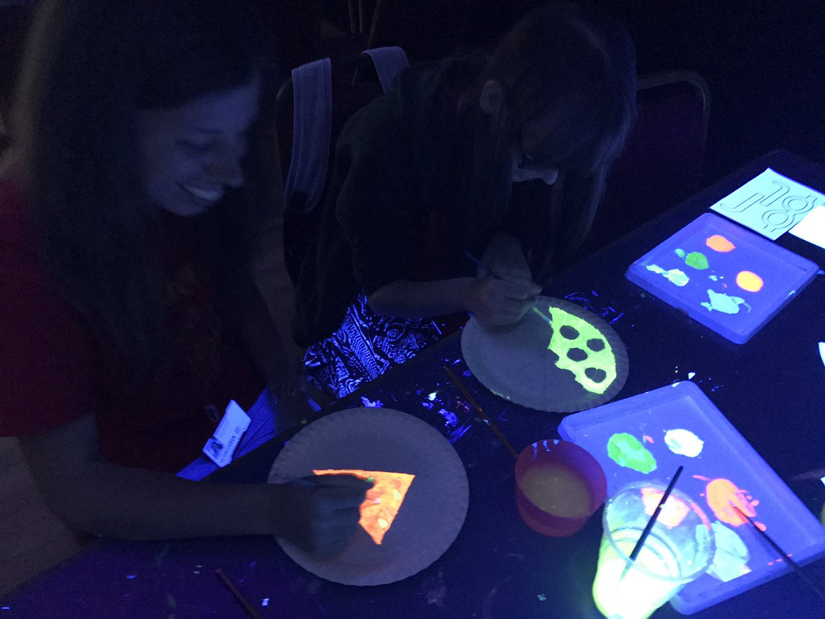 CustomsHouseLP's tweet photo. Glow in the dark pizzas by @YInterpreters #MasterPizzas #MegaMakers @thetakeoverfest #Hashtag! @thecustomshouse https://t.co/teXY6do7EK