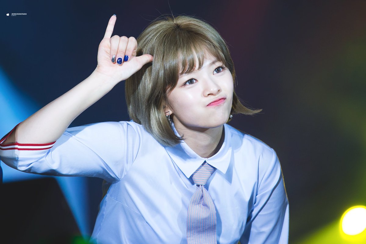 JeongYeonStudio's tweet photo. 170521  #TWICE #정연 by.���몬청
언제나 네곁에.. https://t.co/A4Fsv3EVOs