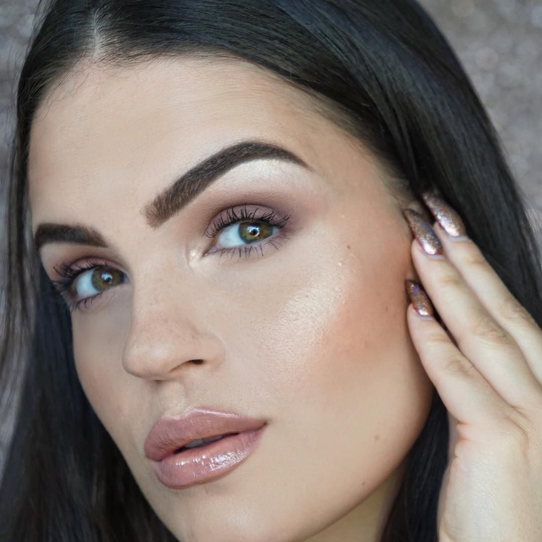 preendotme's tweet photo. https://t.co/nfPiKV6t0N @GlittahQueen aces the nude look using her gifted @BuxomCosmetics  #Bandofbabes https://t.co/Qk7kXl4Q8M