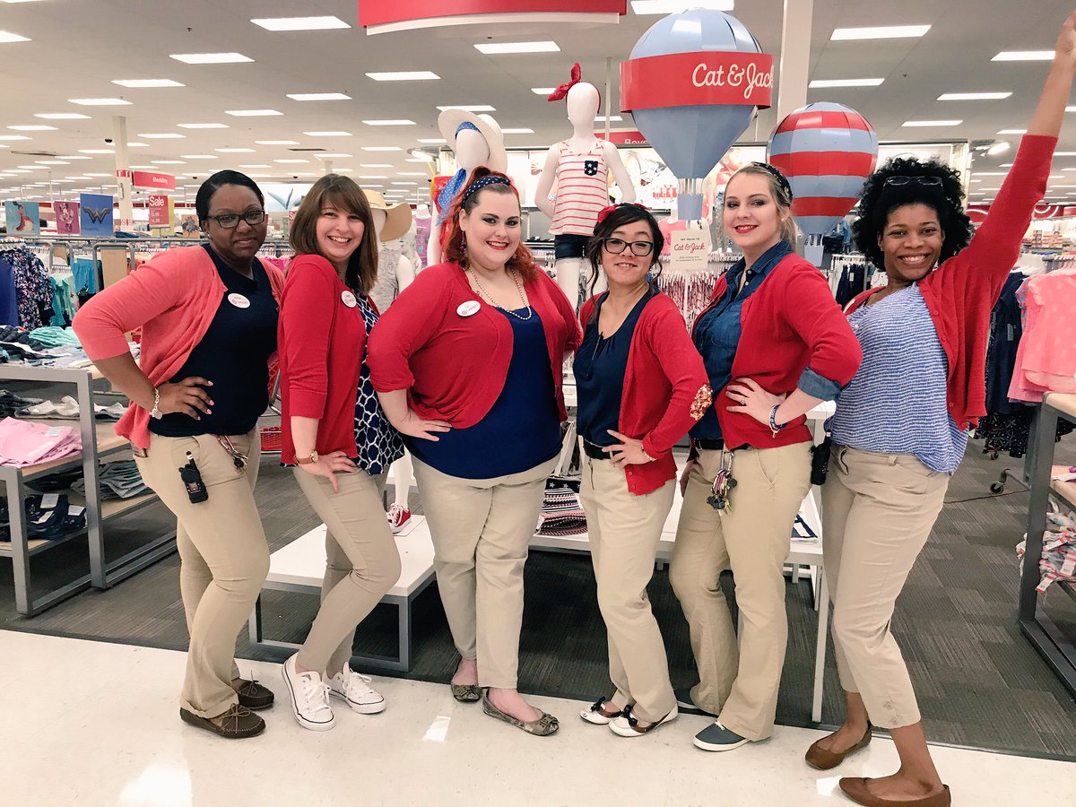 When you don't plan for it, but your teams red, white, and blue game is on point! #rememberingthefallen #MemorialDay17