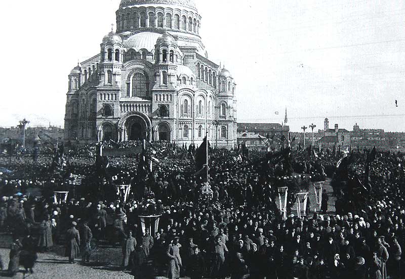 We declare #Kronstadt an INDEPENDENT republic! We have our own Soviet now! Freedom! Revolution! #1917LIVE