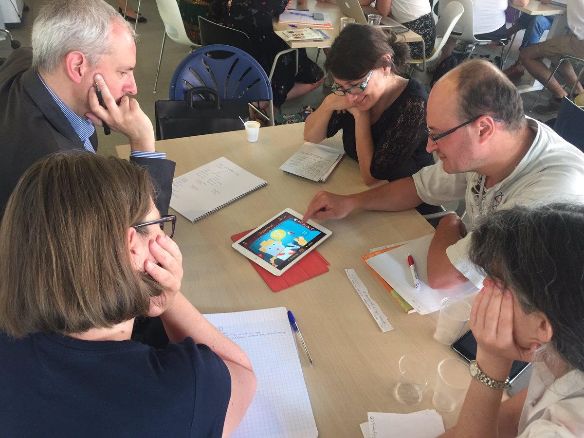 sourisetgrise's tweet photo. 2ème partie de la formation : test de ressources récentes à critiquer en petits groupes à #TEB2017 https://t.co/uAJyLkEegt