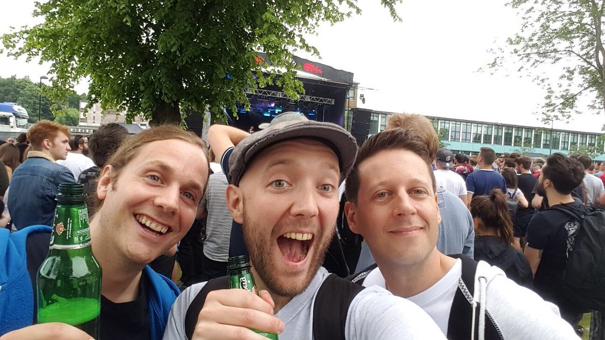 our_livesincine's tweet photo. Most of us are at #slamdunk today!#thebronx #madcaddies #crimeinstereo #lessthanjake #reelbigfish https://t.co/DjXKvxmXbq