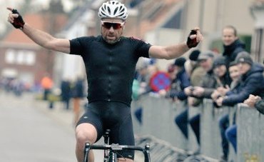 <a href="/eeckhoutniko/">Niko eeckhout traint</a> (🇧🇪, 46) kan het winnen niet laten:  voorbije zondag in #Oostnieuwkerke #Sleihage #GPGabrielGevaert #Rambo #cycling