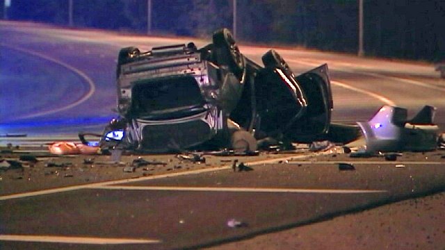 WFTV's tweet photo. FHP: Fatal crash blocks northbound #GreeneWay in #OrangeCounty https://t.co/Cai6ewQs0f #wftv https://t.co/CvjTUGwQoH