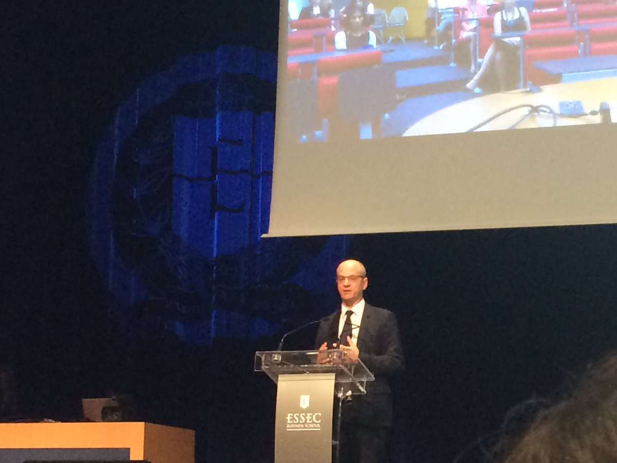 antropiaessec's tweet photo. Intervention émue de @jmblanquer pour son départ de l'@essec https://t.co/cNEZvSwvs3