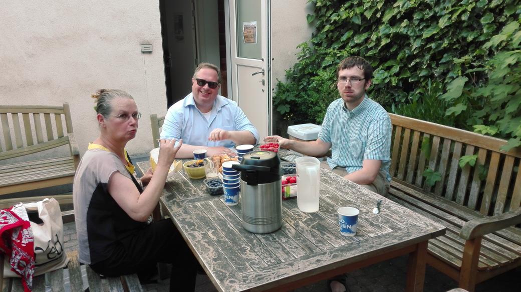 marietouss1's tweet photo. Sunny Brussels #GreenPrimary break (work break!) at the @europeangreens office #Europe2019 https://t.co/enkQ0eVlAZ