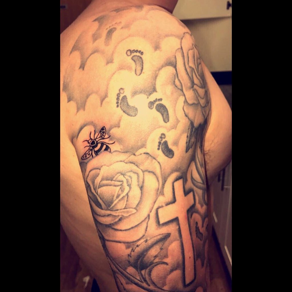 jdcatterall's tweet photo. Newest addition to my arm. 🐝
#MCRtattooAppeal #ManchesterBee 
#ManchesterTattooAppeal 

Thanks to Rabbit Tattoos https://t.co/vngIv6IUmS