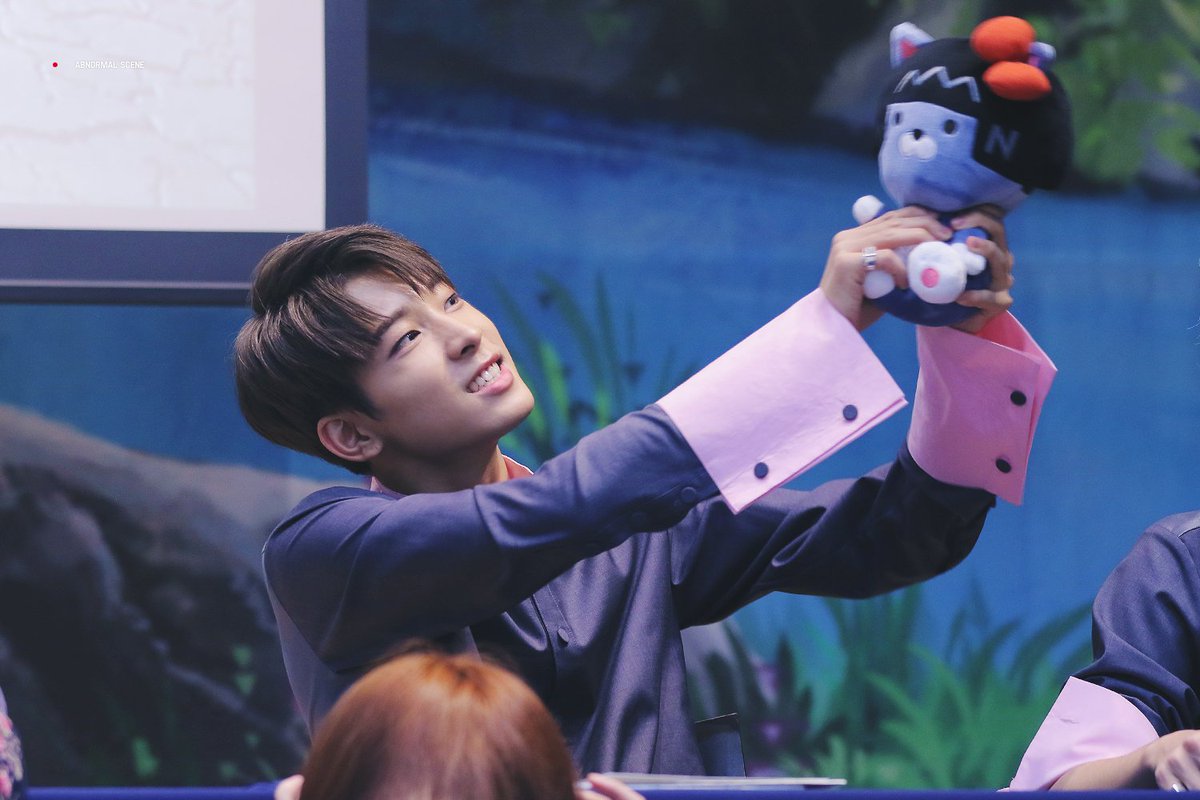 [PREVIEW] 170528 #SEVENTEEN Al1 Fansign in Hongdae - #Wonwoo

Unyuu sekaliii ㅠㅠ

©svt_scene17
#WONWOOINDONESIA
-JWoo🐧