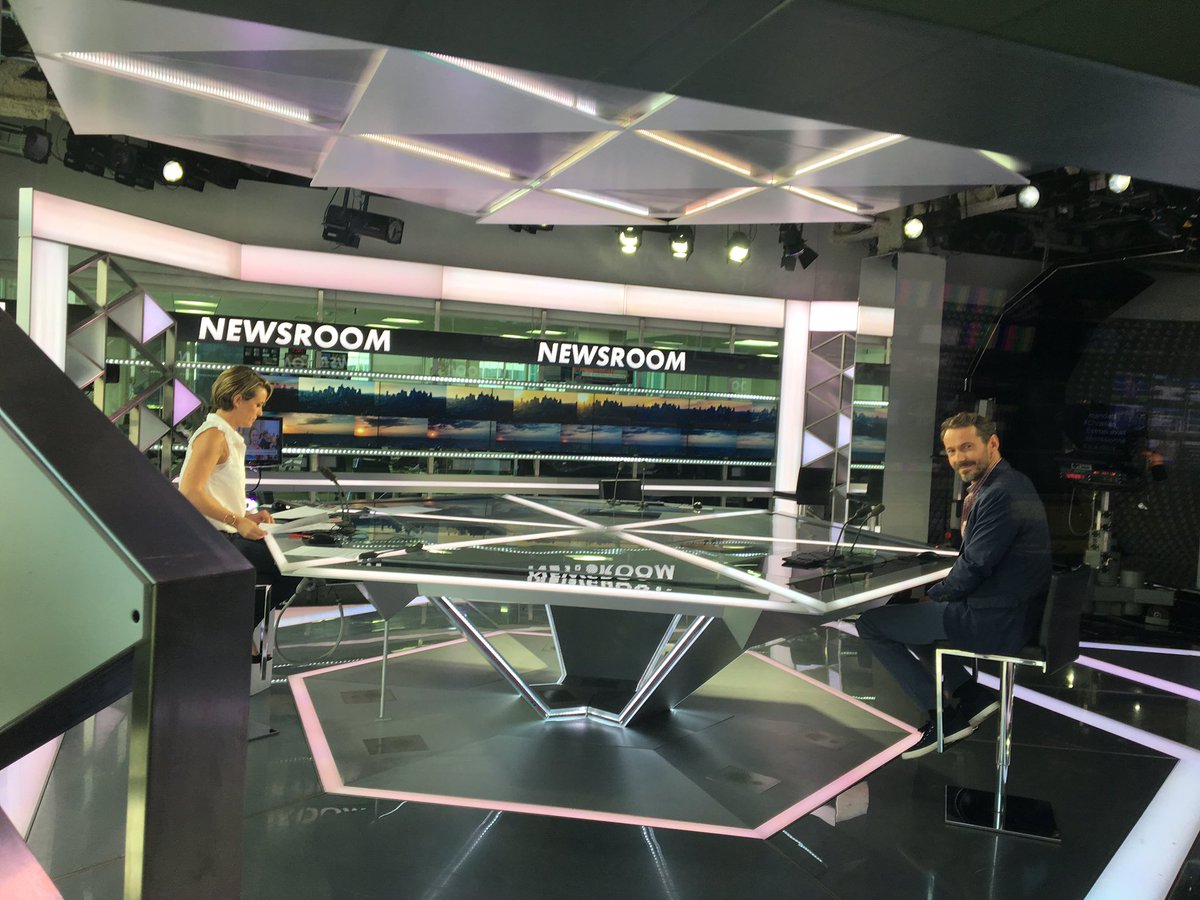 En direct sur @CNEWS avec #julienboisselier pour la pièce #12millimetres @THEATREdlOEUVRE