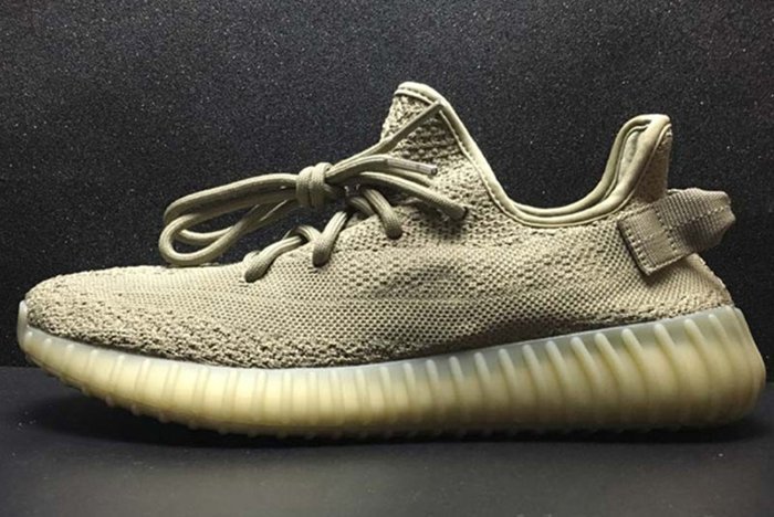 awesomesneaker7's tweet image. ADIDAS YEEZY BOOST 350 V2 (DARK GREEN)
Rumoured to release on June 24.. Stay tuned guys!!