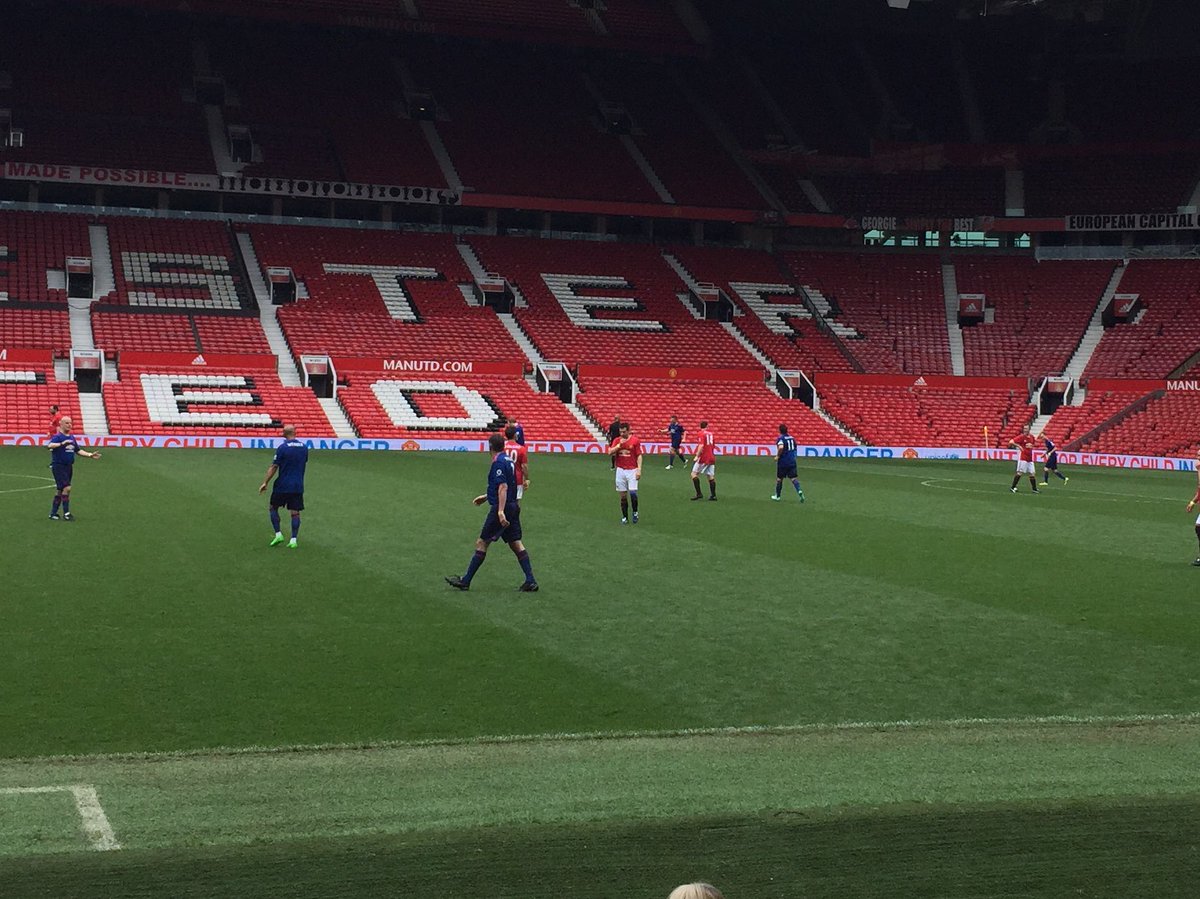 ⚽️ 3-4 at Old Trafford. <a href="/ManUtd/">Manchester United</a> Away 9 #DavidLarge rounds the keeper to slot home for his hattrick! (52mins)