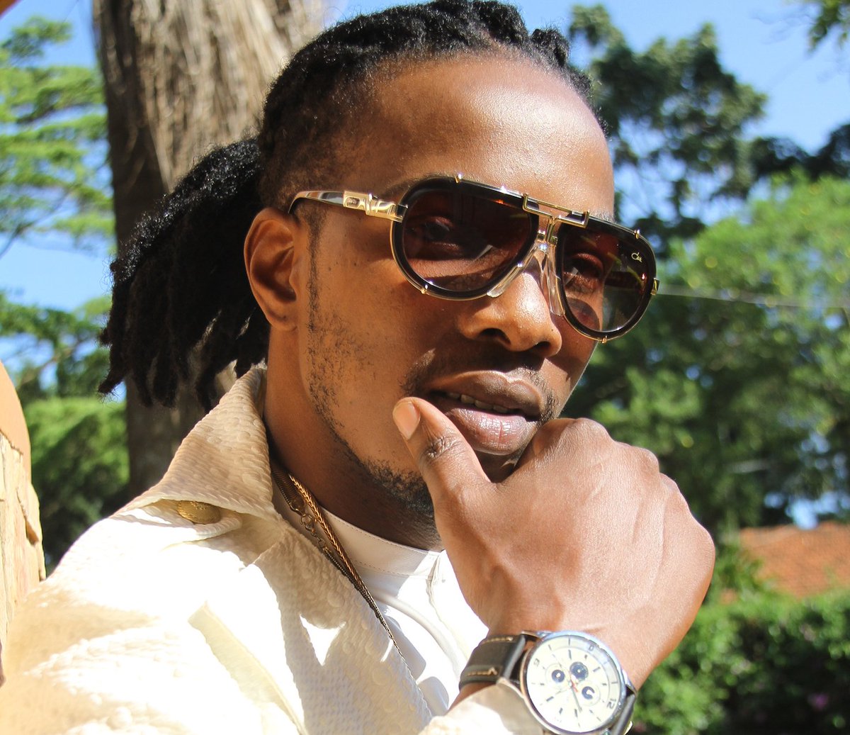 SAUTIplusTV's tweet photo. Lugaflow for #ItsNotOnItsNotSafe. Watch #MCM @therealGnlzamba and other stars in this killer video
https://t.co/owv4V0rwvZ
@Chano8Mag Photo https://t.co/DyLXWl0rcJ