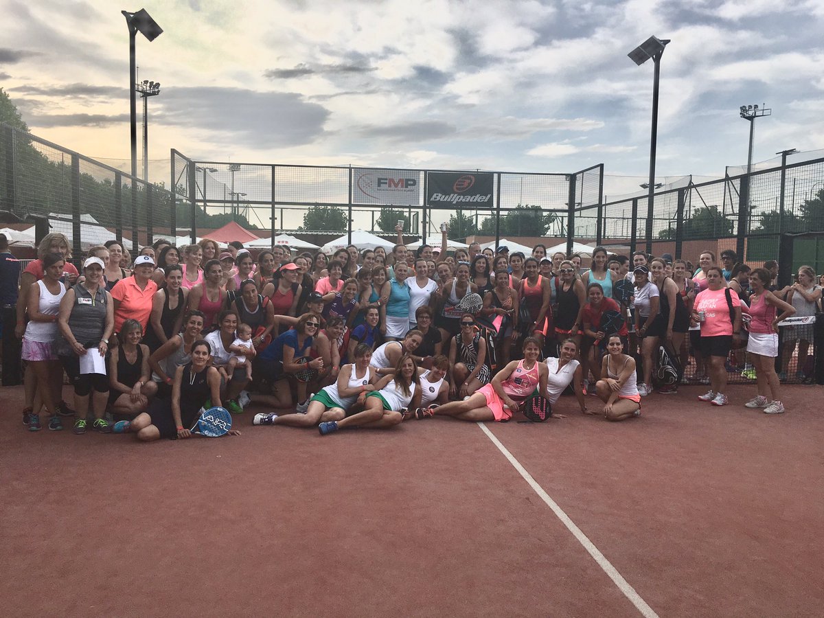 bullpadelsport's tweet photo. ¿Cómo fue la jornada de #MujeryPádel organizada por la @FMP_Padel? 
Todas lsa fotos ➡️ https://t.co/4k8bkM1nX2 #soyfmpadel https://t.co/T8cQtVynef