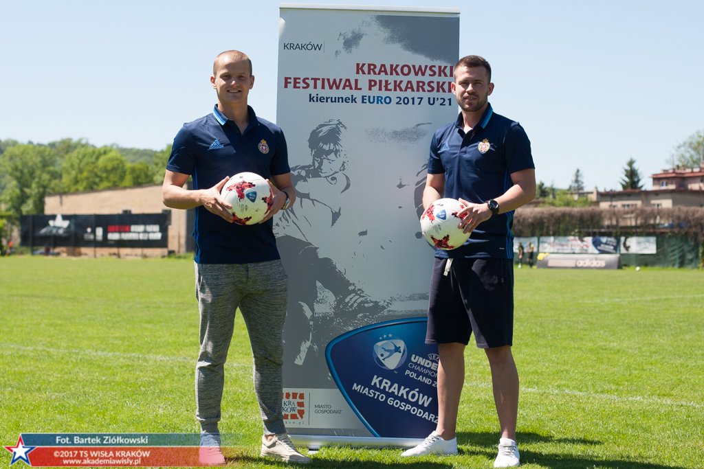 wislackaszkola's tweet photo. Wisła Kraków 2002 (Polska) triumfuje w #miniEURO Wisła CUP! #KrakowskiFestiwalPiłkarski Relacja oraz zdjęcia: https://t.co/jqAUpFCRRX https://t.co/uHMeai8wSm