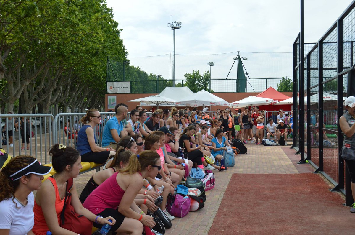 ¿Cómo fue la jornada de #MujeryPádel organizada por la <a href="/FMP_Padel/">FMP Federación Madrileña de Pádel</a>? 
Todas lsa fotos ➡️ bit.ly/2sdbz9v #soyfmpadel