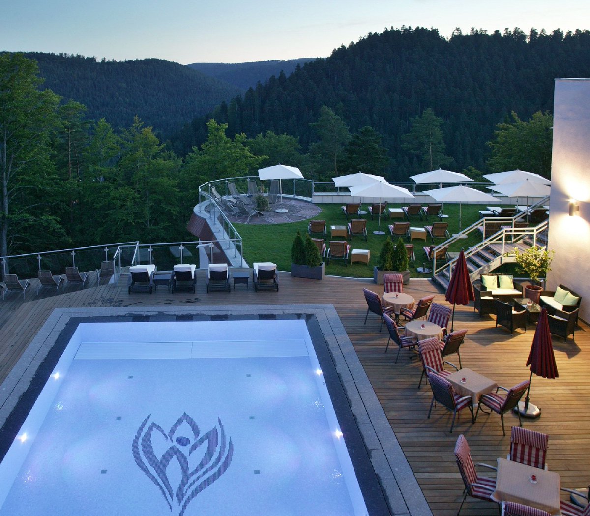 Schnell noch ein paar Tage Auszeit auf dem Zavelsteiner Hochplateau bei Kaiserwetter verbringen!? berlins-hotel.de/Zimmer-Angebot…