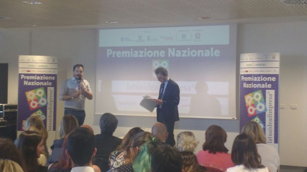 LUISSEnLabs's tweet photo. #AntonioVecchio, CEO of @KaraokeOne_app, is pitching today to the young and talented students that have participated at #Latuaideadimpresa https://t.co/fkqiqkIQPN