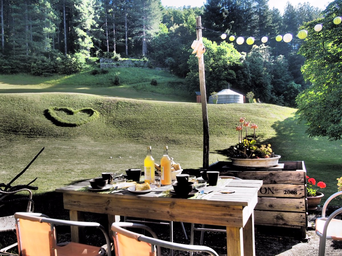 DuPestrin's tweet photo. #bedandbreakfast #OTASV #Meyras #Ardeche #emerveillesparlardeche #ardechesecrete #yourte #love #breakfast #sun #morning https://t.co/IpS7k7qm0v