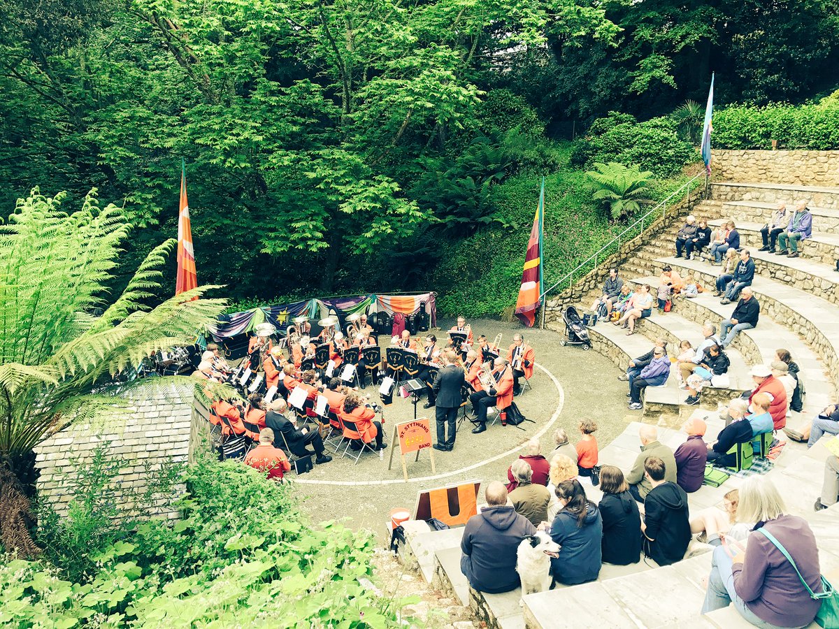 It's all happening @TrebahTheatre Trebah Live Music Festival is in full flow <a href="/StStythiansBand/">St Stythians Band</a> ! <a href="/thegracenotes/">The Grace Notes</a> TONIGHT!!