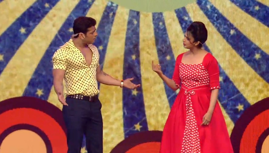 FuzeProductions's tweet photo. What if Raman &amp; Ishita had met during their college days! Did you enjoy how this 'Poli' girl fell for our 'Pola Punjabi'? #SPA2017 #YHM https://t.co/n9KuN9AOWI