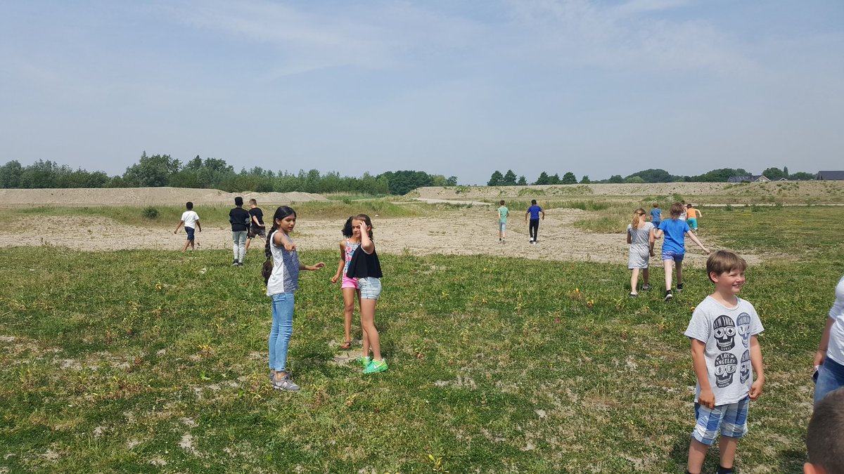 Groep 6 onderzoekt de mogelijkheid voor een luchthaven naast de school. Past dit?  Welke voor- en nadelen zijn er? #IPC