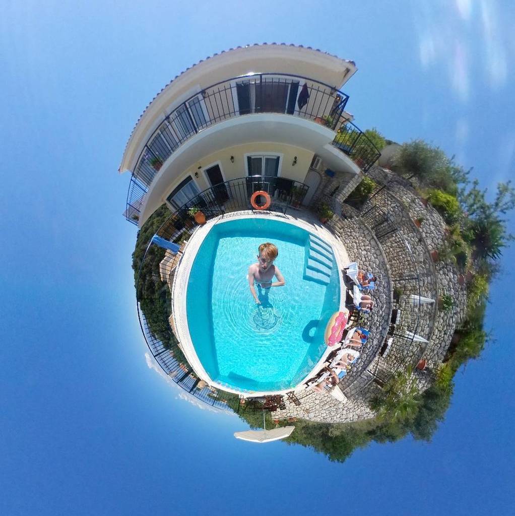 the_360guy's tweet photo. Welcome to the best villa in Corfu ☀️☀️☀️ #corfu #tinyplanet #tinyplanetvideo #360camera #insta360 #vr #360video #… https://t.co/YmiNysAvNv https://t.co/fJuKxBqT4X