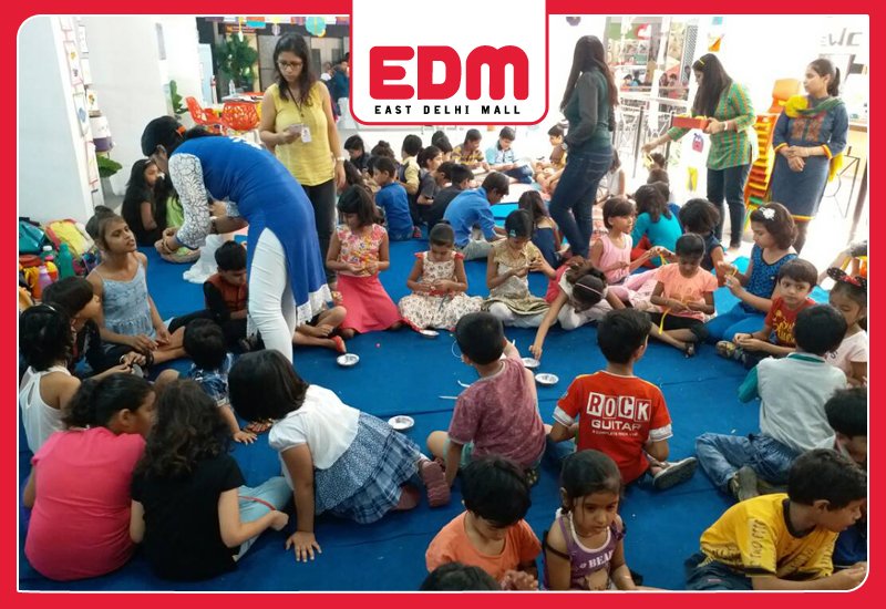EastDelhiMall's tweet photo. Quilling Workshop of Risekids #SummerCamp 2017 #EDM Event...... #EastDelhiMall #QuillingWorkshop https://t.co/hHl78PB3zx