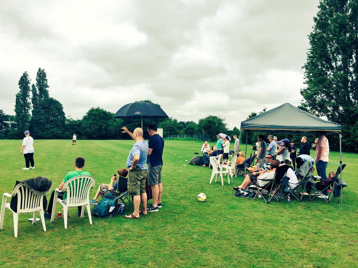 SurreyCricketFd's tweet photo. ☔️Rain isn't stopping the Ladies or their #cricketfamilies @Pyrford_CC for the #LadiesFestival🏏👍Still #smashingboundaries and #lovinglife!👊🏻 https://t.co/woihmZriEm