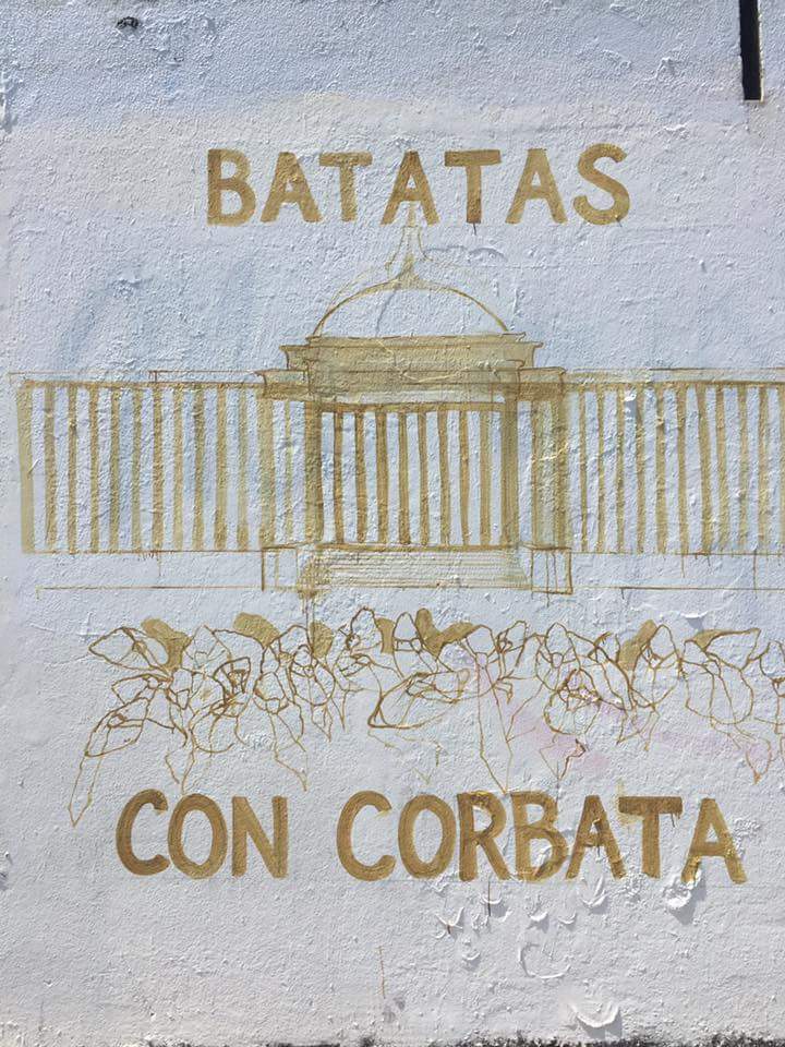 VioletadelSol71's tweet photo. @Panorama24H @HonLourdesRamos Los que comen jobo mientras c enriquecen son las batatas del senado.Que Honorables s lo menos q son https://t.co/fsC6BfD0iH
