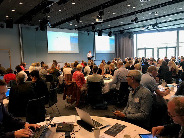 Conexus (@conexusno) on Twitter photo DybdelÊring med 180 skoleledere pÄ #deeplearningsociety mandag <a href="/YngveLindvig/">Yngve Lindvig</a> #learninganalytics #digitalisering DybdelÊring med 180 skoleledere pÄ #deeplearningsociety mandag <a href="/YngveLindvig/">Yngve Lindvig</a> #learninganalytics #digitalisering