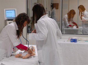 uclm_es's tweet photo. La @uclm_es obtiene el quinto mejor resultado de España en las pruebas MIR https://t.co/RgRMFc1Dgg CC @MedicinaAB @MedicinaCR_UCLM https://t.co/QsvUVBAtrb