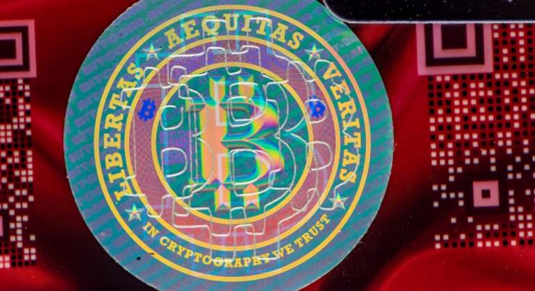 LibroBlockchain's tweet photo. Bitcoin: ¿cómo se hace dinero sin bancos centrales? https://t.co/ktMMudoBzB por Luis Carlos García González en @elEconomistaes https://t.co/NGIagPR7T8