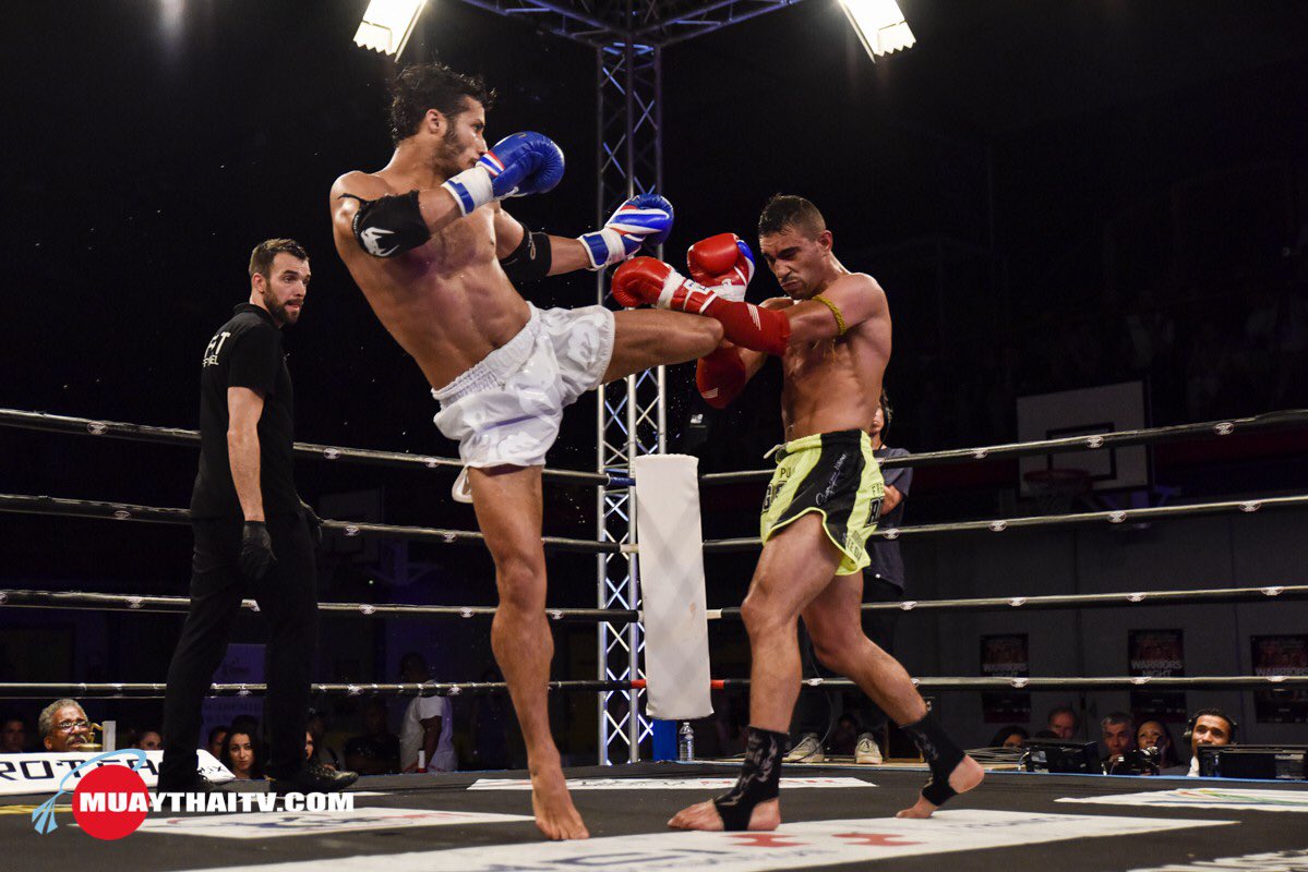 👊🏼Victoire d'Azize Hlali samedi face à Morgan Adrar lors de la #WarriorsNight #muaythai #boxe #boxing #mma #paris #sport