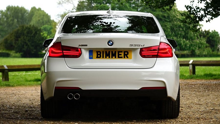 EnglishStudy's tweet photo. Slang - Bimmer. 
Meaning - BMW car.
Wow! Your new Bimmer looks awesome! 🚗
#ESL #English #Slang #BMW #Bimmer
https://t.co/wTSTyzgQAP https://t.co/MSlR8l7sKy