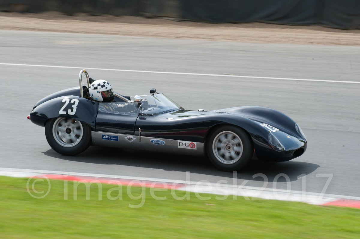 DavePatient's tweet photo. @mracinglegends Stirling Moss Trophy @Brands_Hatch. #Motorsport https://t.co/gK2KSwmIQV